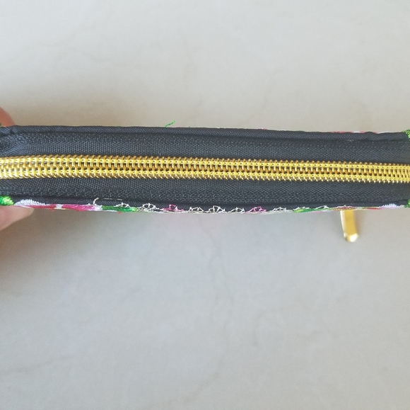 Mexican embroidered wallet - Picture 2 of 4